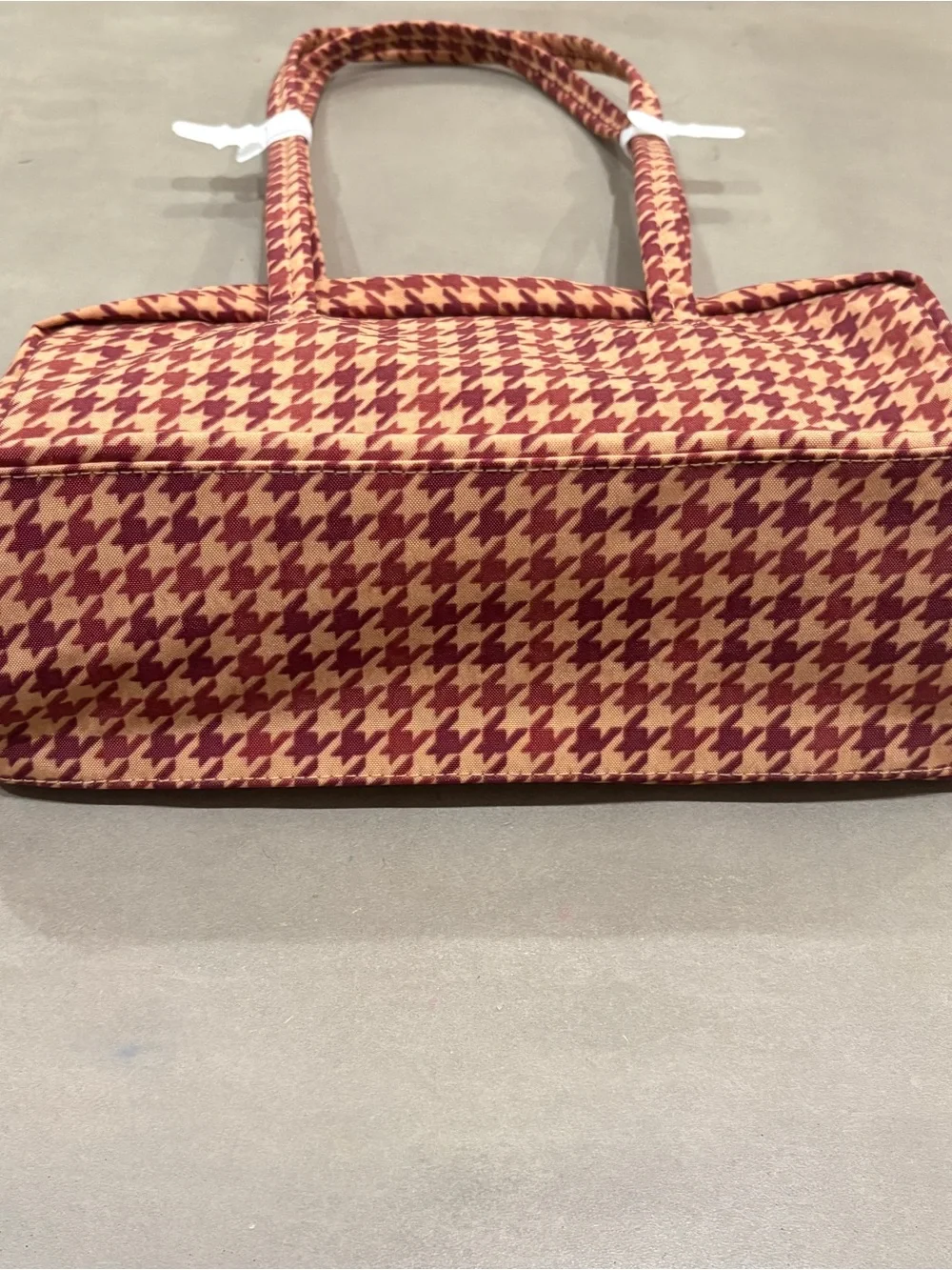 NWT Baggu Nylon Bowler Bag in Tan Houndstooth- UO Exclusive